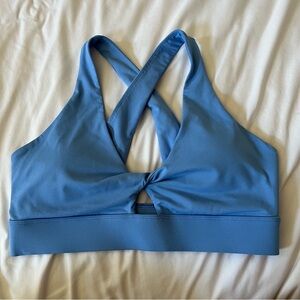 Fabletics Oasis Twist Large Impact Sports Bra
